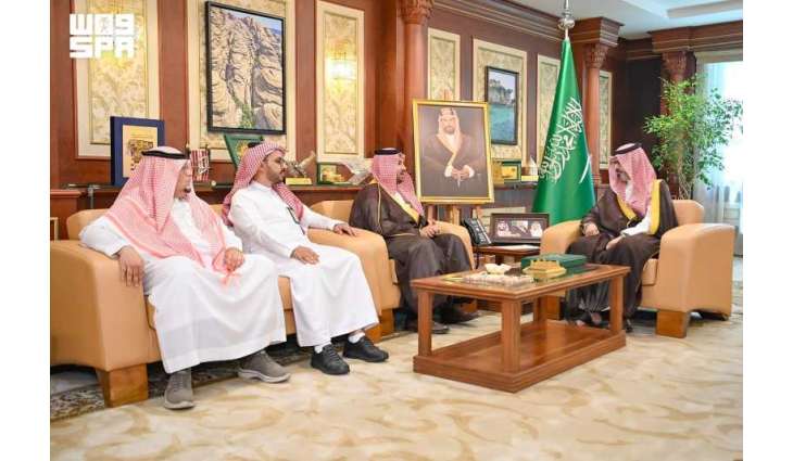 نائب أمير جازان يستقبل مدير فرع المركز الوطني لتنمية الغطاء النباتي ومكافحة التصحر بالمنطقة