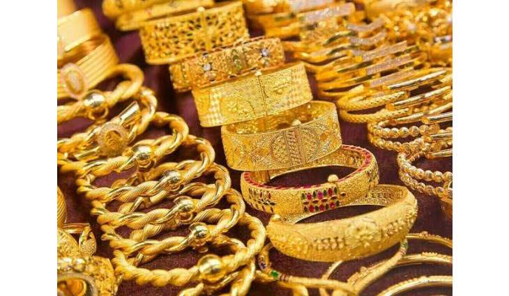 Gold prices in Pakistan drop by Rs4,100 per tola as global market declines