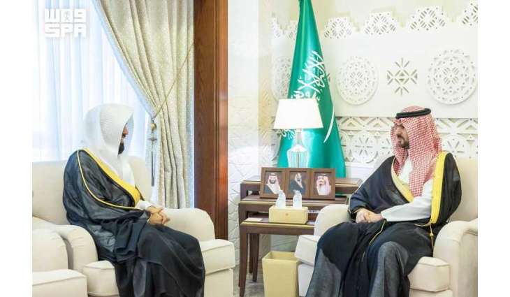 نائب أمير المنطقة الشرقية يستقبل رئيس المحكمة العامة بمحافظة القطيف