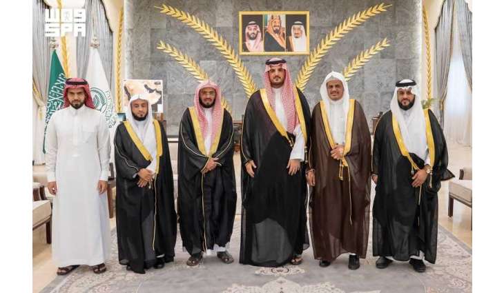 محافظ الطائف يطّلع على أعمال جمعية نور الهدى ويدشّن برنامج الإقراء والإجازة