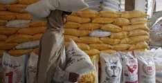 Flour prices surge in Peshawar as 20kg bag crosses Rs2,900