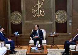رئيس الوزراء المصري يبحث مع 