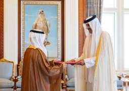 UAE Ambassador presents credentials to Emir of State of Qatar