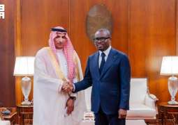 السفير البلوي يقدم أوراق اعتماده سفيرًا غير مقيم لرئيس جمهورية بنين