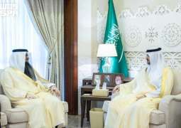 نائب أمير المنطقة الشرقية يطّلع على جهود البريد السعودي 
