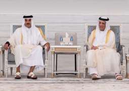 حاكم رأس الخيمة يعزّي أمير قطر في وفاة حمد بن خليفة آل ثاني
