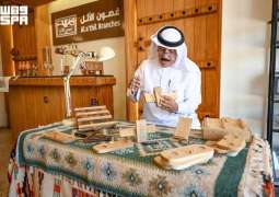 الأبواب النجدية.. حرفةٌ تصون الهوية التراثية في سوق حائل الشعبي
