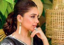 Actress Sanam Jung says she got six e-challans in a month in Karachi