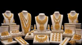 Gold price surges by Rs2,400 per tola in Pakistan