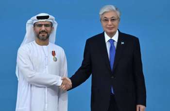 رئيس كازاخستان يمنح وسام الصداقة لمحمد جمعة الشامسي العضو المنتدب والرئيس التنفيذي لمجموعة موانئ أبوظبي