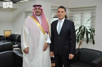 السفير الدوسري يلتقي رئيس شعبة المعلومات في قوى الأمن الداخلي