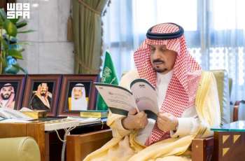 أمير منطقة الرياض يطلع على مستجدات الأعمال في كرسي الأمير فيصل بن بندر لتقنيات الذكاء الاصطناعي في المدن الذكية بجامعة شقراء