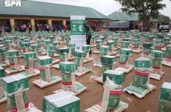 KSrelief Distributes 499 Food Baskets in Nigeria