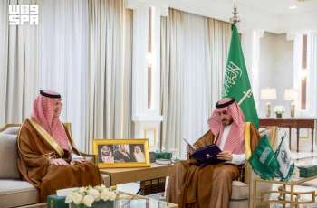 أمير منطقة الجوف يتسلّم تقارير الأداء المؤسسي والوعي الفكري والعمل التطوعي بجامعة الجوف