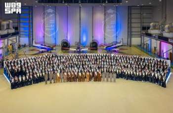 Education Minister Honors 1,611 Graduates at International Aviation College Ceremony