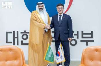 Communications Minister Holds Tech, AI Partnership Talks in Korea