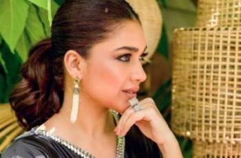 Actress Sanam Jung says she got six e-challans in a month in Karachi