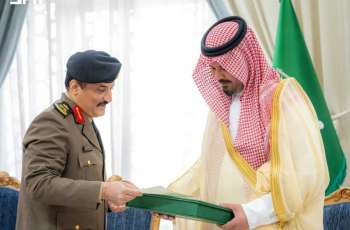 أمير المدينة المنورة يستقبل مدير شرطة المنطقة