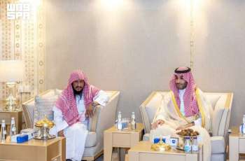نائب أمير الجوف يعزّي الزهراني في وفاة ابنه