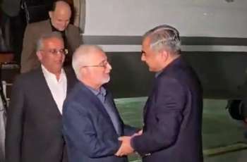 وزیر الداخلیة الایراني اسکندر مومني یصل باکستان