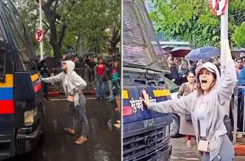 Jantar Mantar: Girl student who stopped police van says authorities tried to silence protesters