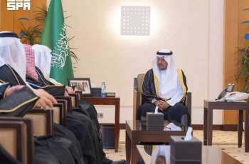 نائب أمير القصيم يستقبل رئيس وأعضاء اللجنة الدائمة لمتابعة المشاريع الحكومية بالمنطقة