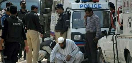 Doctor killed during bank robbery in Karachi, gunmen escape with Rs2.5m