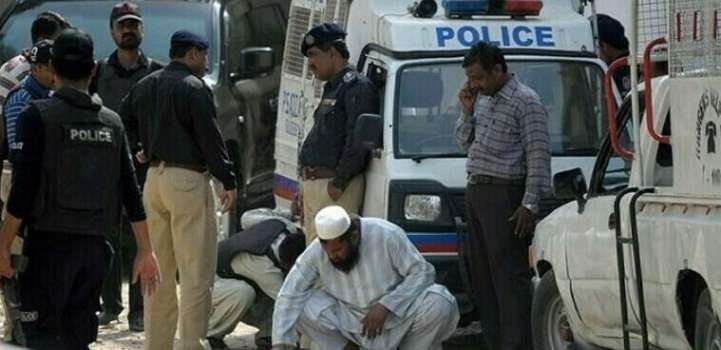 Doctor killed during bank robbery in Karachi, gunmen escape with  ..
