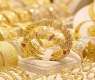 Gold prices drop by Rs2,400 per tola in Pakistan