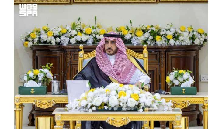 الأمير فيصل بن نواف يشهد لقاء 