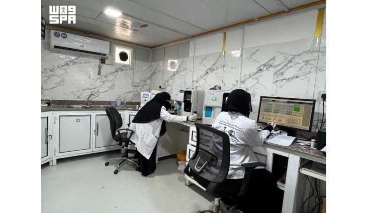 العيادات الطبية المتنقلة لمركز الملك سلمان للإغاثة في مديرية الخوخة تقدّم خدماتها العلاجية لـ(3,476) مستفيدًا خلال أسبوع