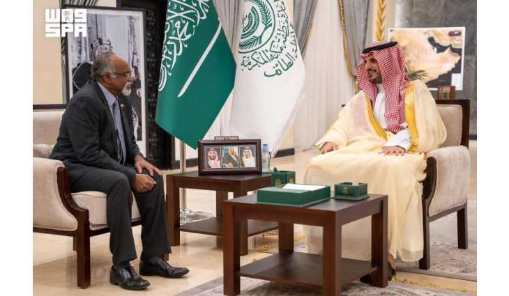 محافظ الطائف يستقبل القنصل العام لجمهورية سنغافورة بجدة