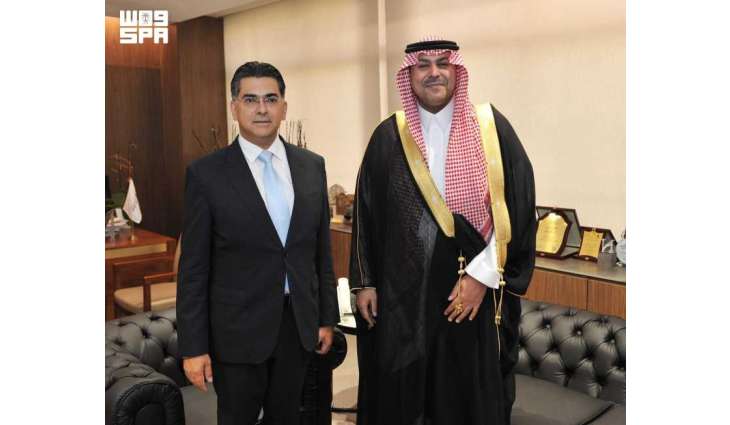 السفير الدوسري يلتقي وزير الإعلام اللبناني