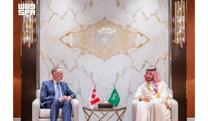 سمو وزير الدفاع يلتقي وزير الدفاع الوطني الكندي