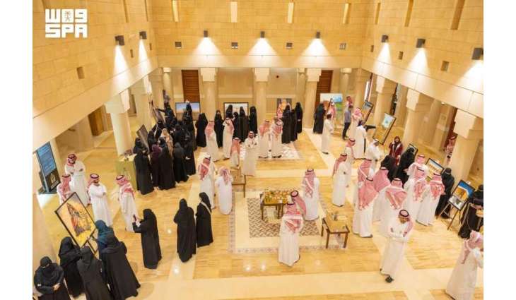 دارة الملك عبدالعزيز تنظّم معرضًا تشكيليًا يستلهم التراث السعودي