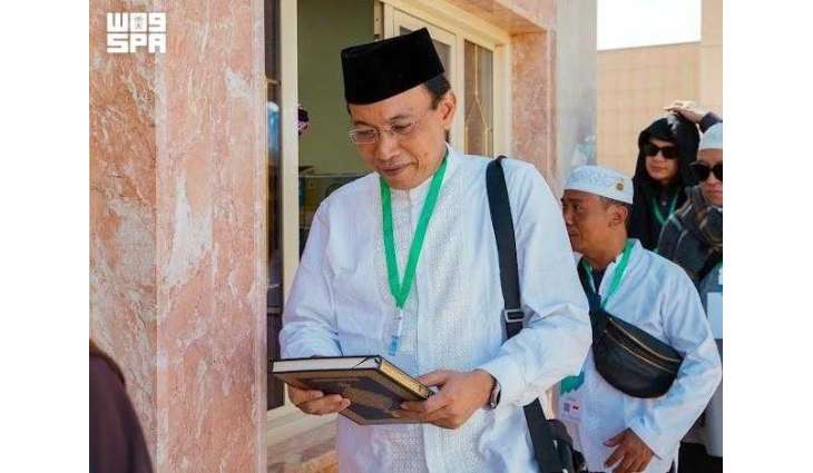 Guests of Royal Umrah Program Visit King Fahd Quran Printing Complex in Madinah