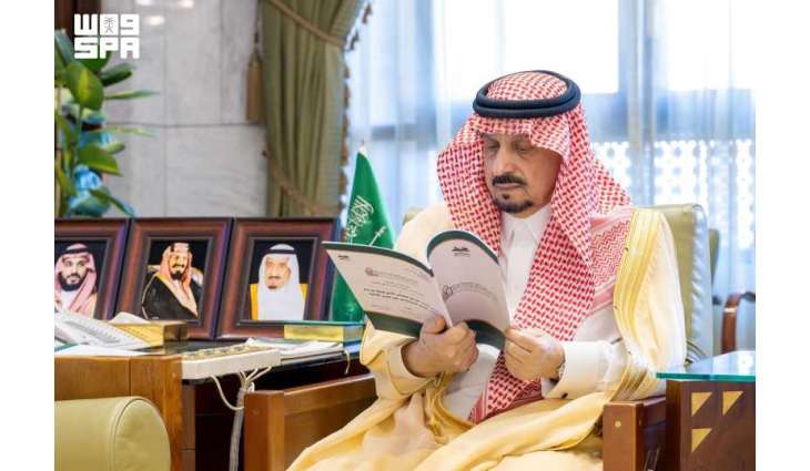 أمير منطقة الرياض يطلع على مستجدات الأعمال في كرسي الأمير فيصل بن بندر لتقنيات الذكاء الاصطناعي في المدن الذكية بجامعة شقراء