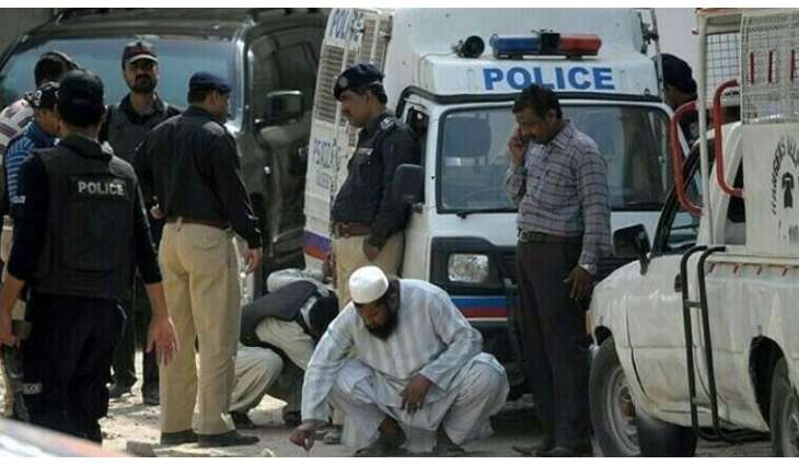 Doctor killed during bank robbery in Karachi, gunmen escape with Rs2.5m