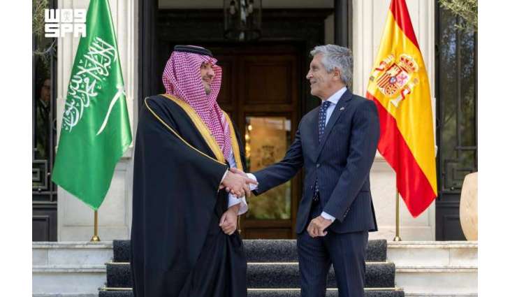الأمير عبدالعزيز بن سعود يعقد جلسة مباحثات رسمية مع وزير الداخلية الإسباني ويوقّعان وثيقة التدريب الشاملة بين وزارتي الداخلية في البلدين