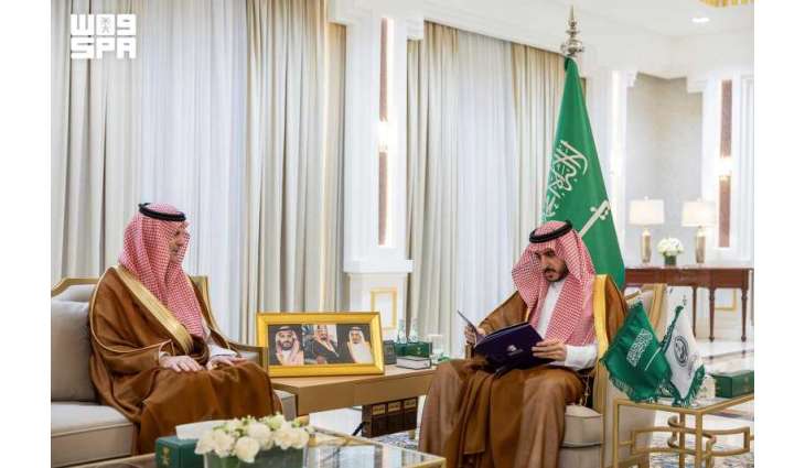أمير منطقة الجوف يتسلّم تقارير الأداء المؤسسي والوعي الفكري والعمل التطوعي بجامعة الجوف