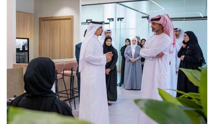Ajman CP visits Ajman Government Media Office, reviews its plans, projects