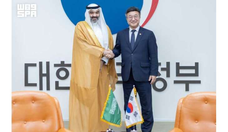 Communications Minister Holds Tech, AI Partnership Talks in Korea