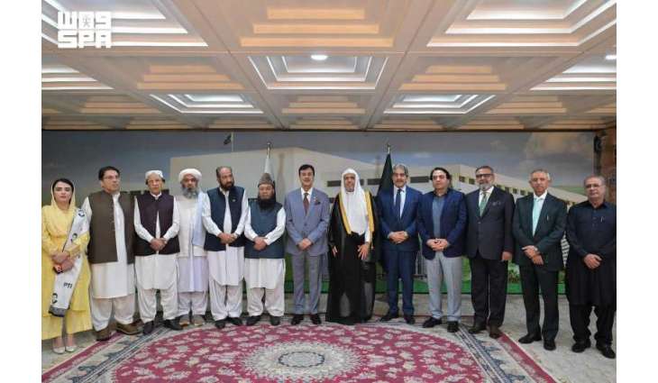 MWL Secretary-General Meets with Pakistani Senate Chairman, Highlights Moderation and Coexistence