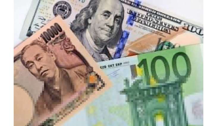 Dollar set for weekly drop as traders cut wagers on rate hikes