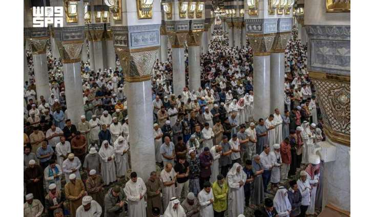 Prophet's Mosque Friday Sermon Focuses on Safeguarding Family Stability, Marital Bonds