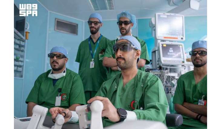 الشؤون الصحية بوزارة الحرس الوطني تنجح في إجراء أول عملية جراحية روبوتية عن بُعد بين الرياض وجدة