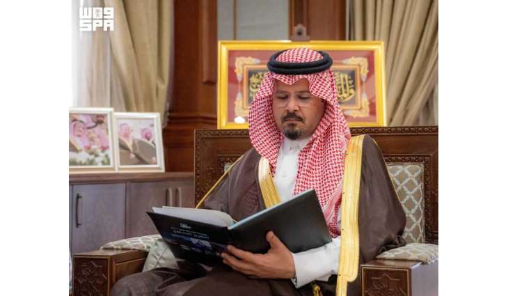 أمير المدينة المنورة يستقبل مدير البريد السعودي بالمنطقة