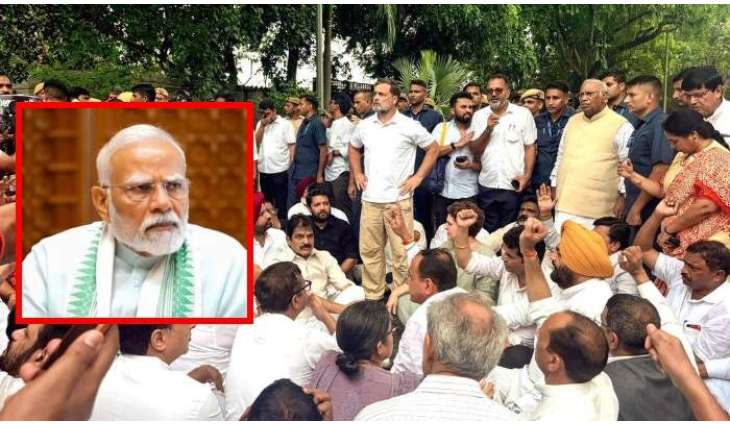 Congress protests outside PM Modi’s residence over police crackdown on CJP, students
