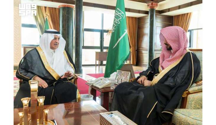 أمير تبوك يستقبل رئيس النيابة العامة بالمنطقة