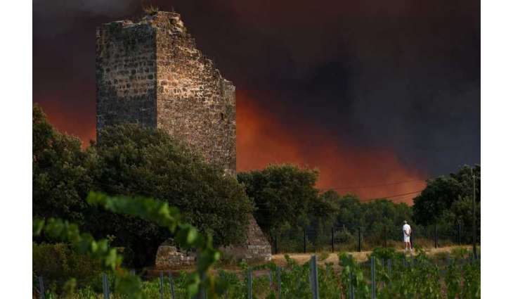 Fast-moving wildfire forces hundreds of evacuations in southern France